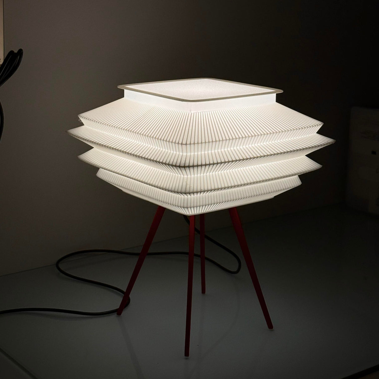 Modern 3D Printed Table Lamp with Red Tripod - Unique LED Ambient Light