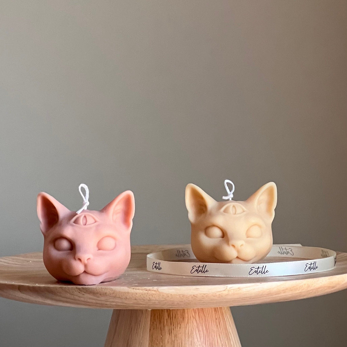 Cat Head Sculptural Candle – Handmade Soy Wax Home Décor