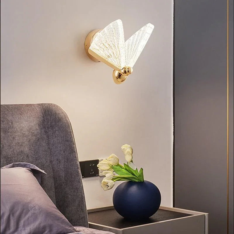 Bumble Butterfly Golden Wall Sconce – Elegant Nature-Inspired Lighting