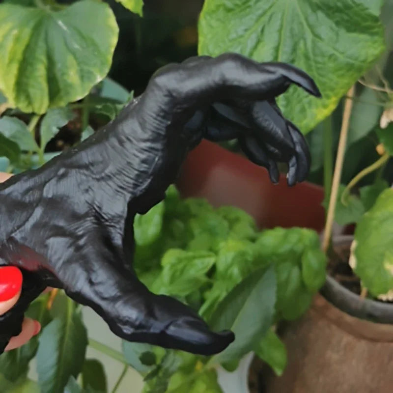 Gothic Witch's Hand Statue – Creative Resin Ornament, Wall Key Hanger & Bag Hook, Aesthetic Wall Art Sculpture