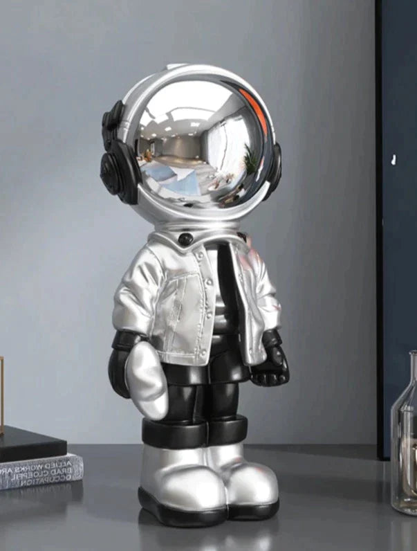 Celeste Astronaut Statue - BLISOME