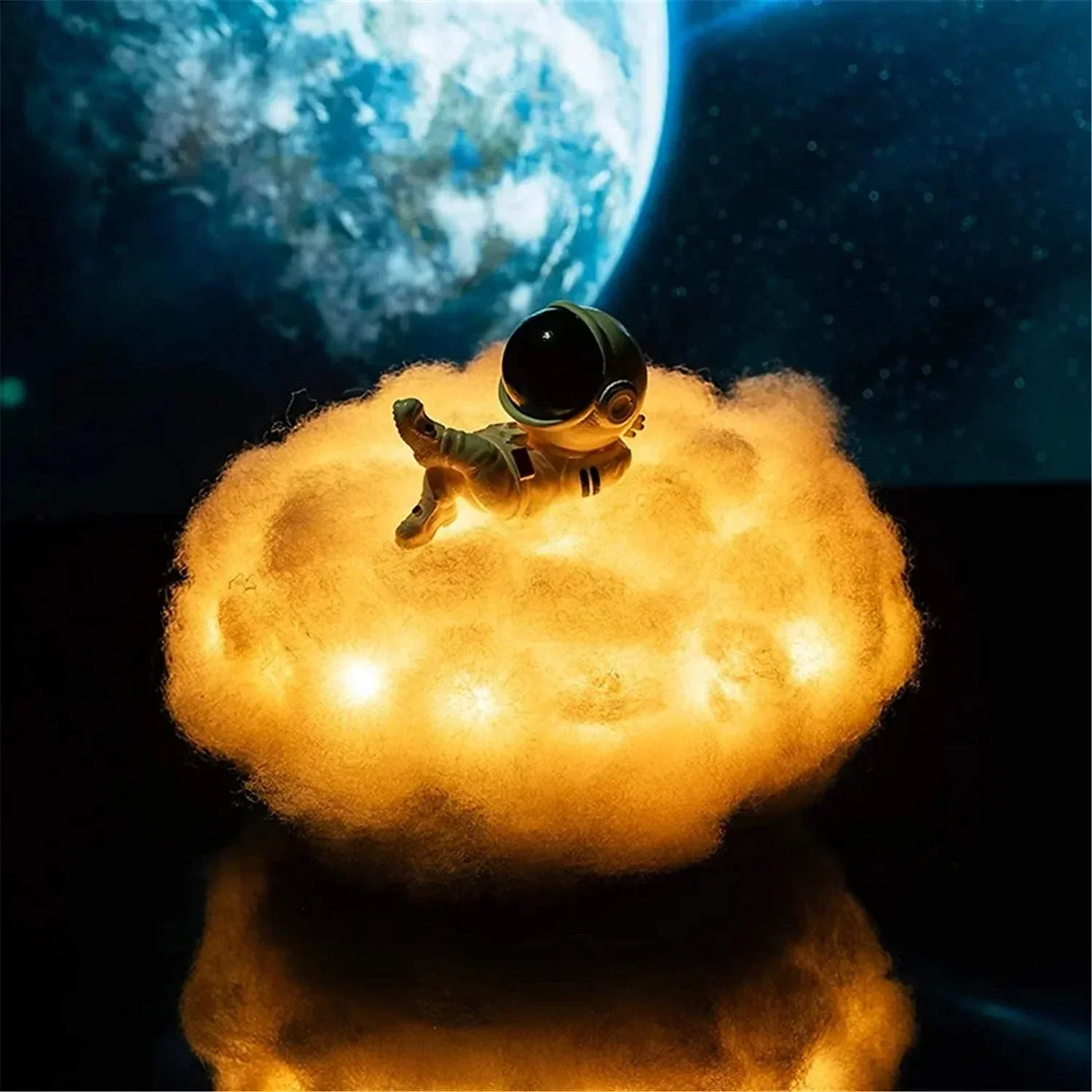 FloatOn Cloud Astronaut Lamp - BLISOME