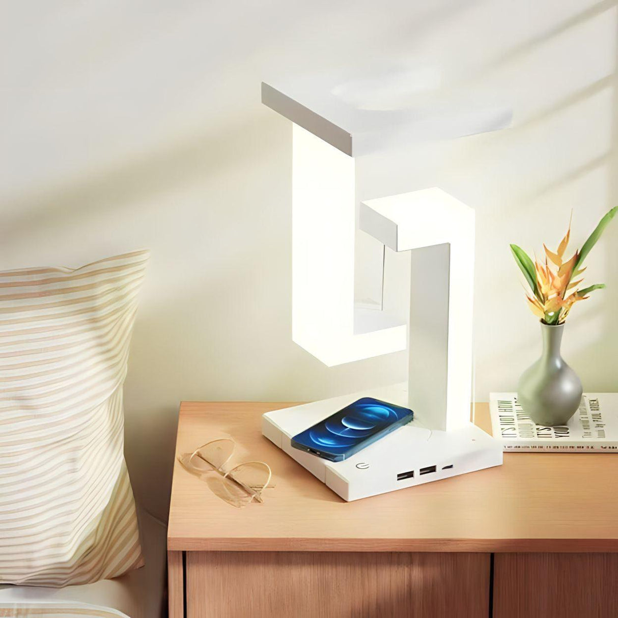 Zentro Table Lamp - Wireless Charger - BLISOME