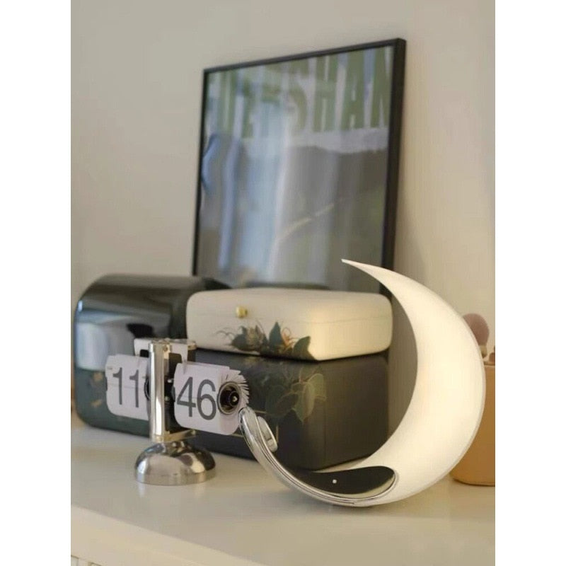Astral Crescent Moon Lamp - BLISOME