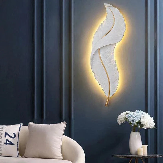 Lumina Golden Feather Wall Light – Elegant Nature-Inspired Sconce 